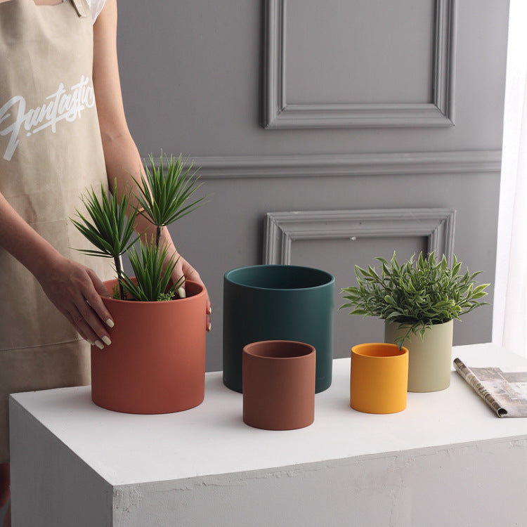 Maceta de cerámica colorida de estilo industrial nórdico para suculentas y plantas verdes con forma cilíndrica y orificio con bandeja