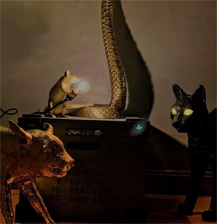 Lámpara de mesa creativa nórdica de resina con forma de ratón, luces nocturnas LED de escritorio, lámparas de escritorio pequeñas y mini con forma de rata
