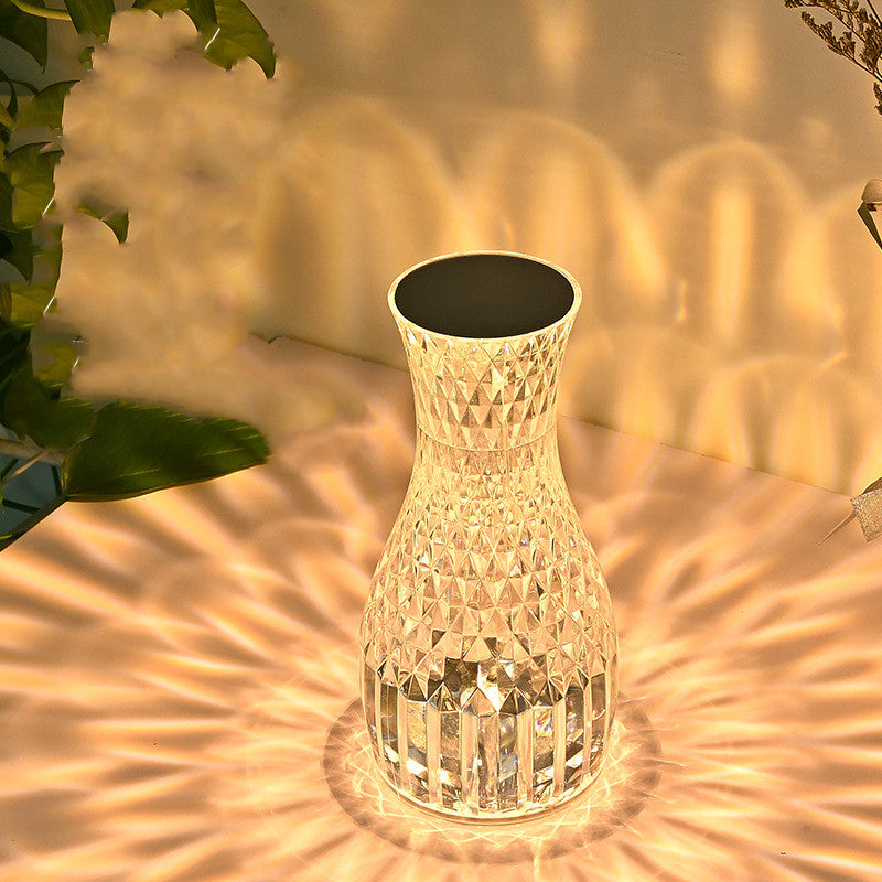 Lámpara de cristal con forma de jarrón, lámpara de mesa de diamante romántica junto a la cama, luces LED para decoraciones navideñas del hogar