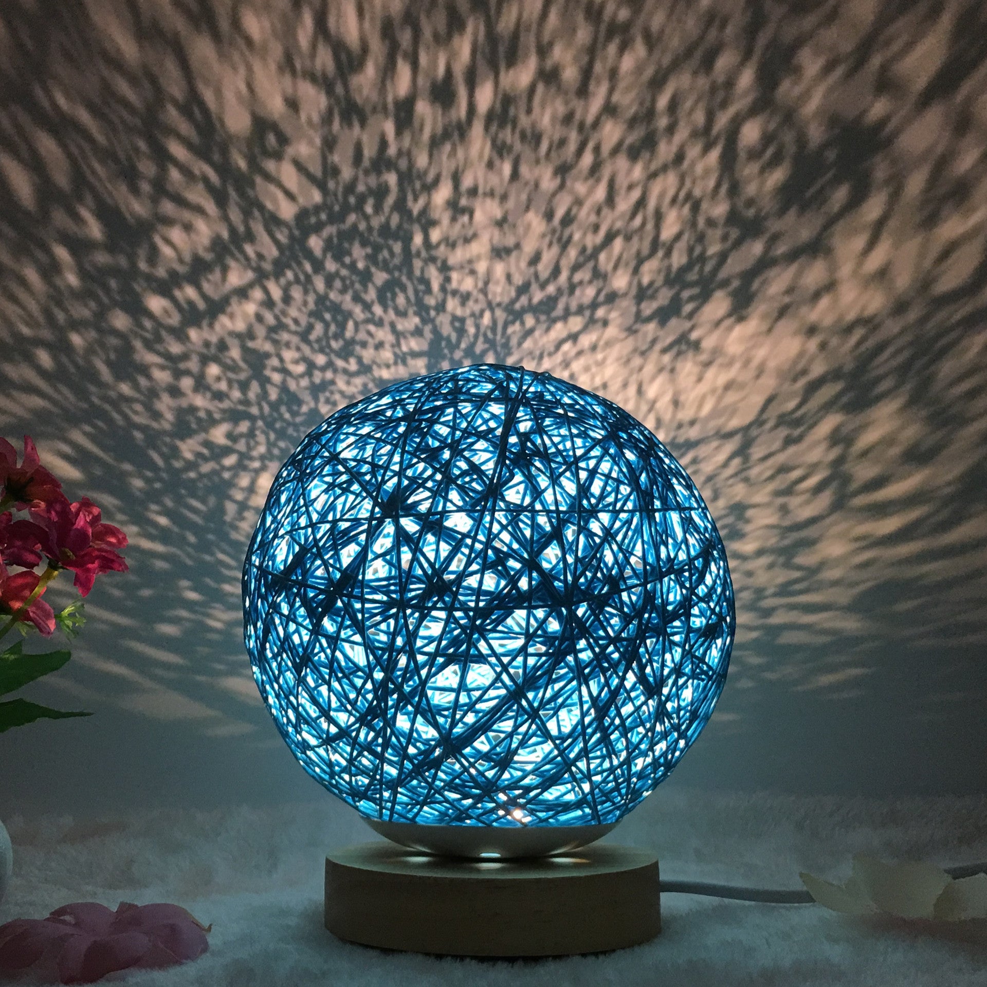 Lámpara de Mesa de Lino Creativa de Amazon, Novedosa y Única, LED Inteligente USB, 7 Colores RGB, 16 Colores, Control Remoto, Lámpara de Bola de Ratán