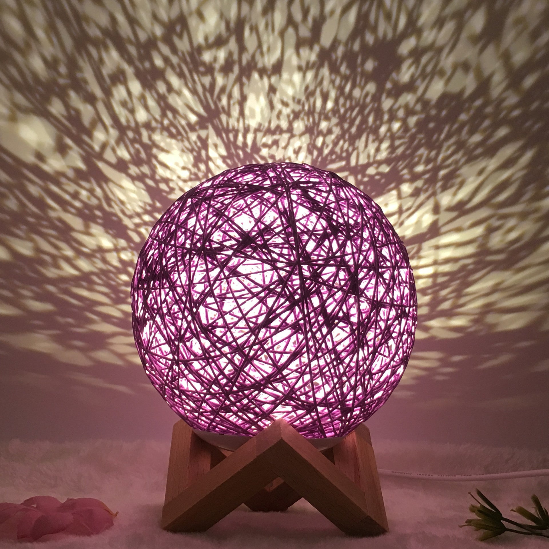 Lámpara de Mesa de Lino Creativa de Amazon, Novedosa y Única, LED Inteligente USB, 7 Colores RGB, 16 Colores, Control Remoto, Lámpara de Bola de Ratán
