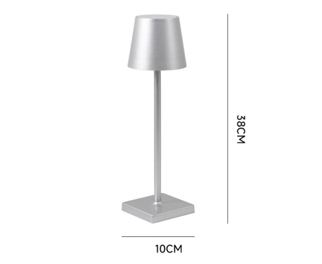 Lámpara de mesa LED de aluminio con carga