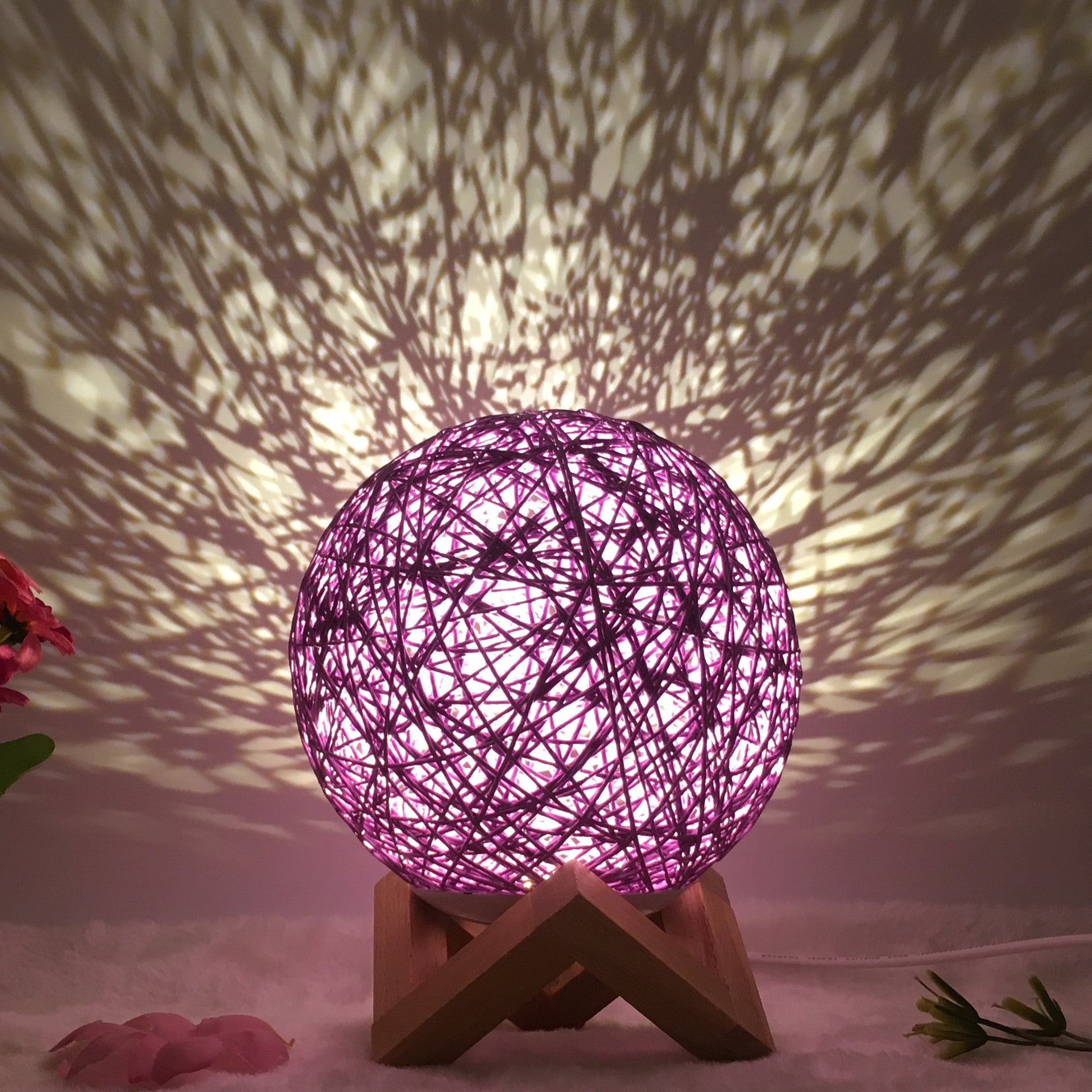 Lámpara de Mesa de Lino Creativa de Amazon, Novedosa y Única, LED Inteligente USB, 7 Colores RGB, 16 Colores, Control Remoto, Lámpara de Bola de Ratán