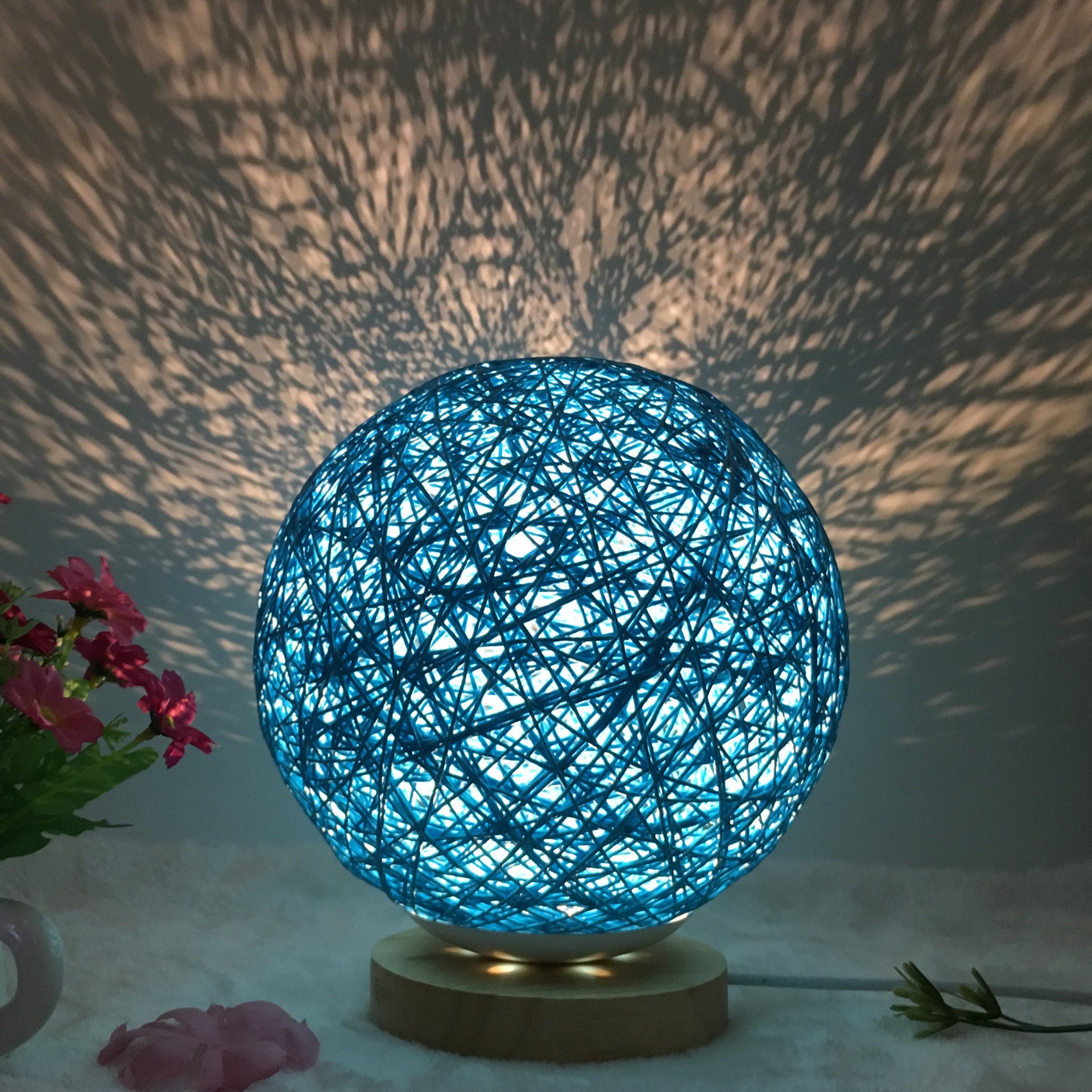 Lámpara de Mesa de Lino Creativa de Amazon, Novedosa y Única, LED Inteligente USB, 7 Colores RGB, 16 Colores, Control Remoto, Lámpara de Bola de Ratán