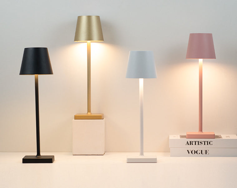 Lámpara de mesa LED de aluminio con carga