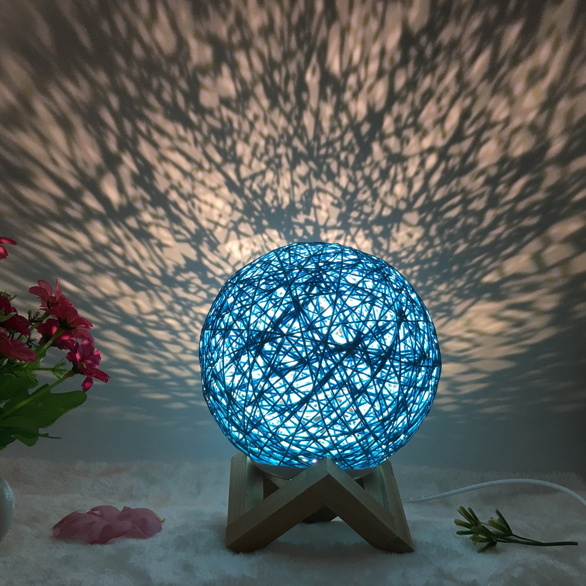 Lámpara de Mesa de Lino Creativa de Amazon, Novedosa y Única, LED Inteligente USB, 7 Colores RGB, 16 Colores, Control Remoto, Lámpara de Bola de Ratán