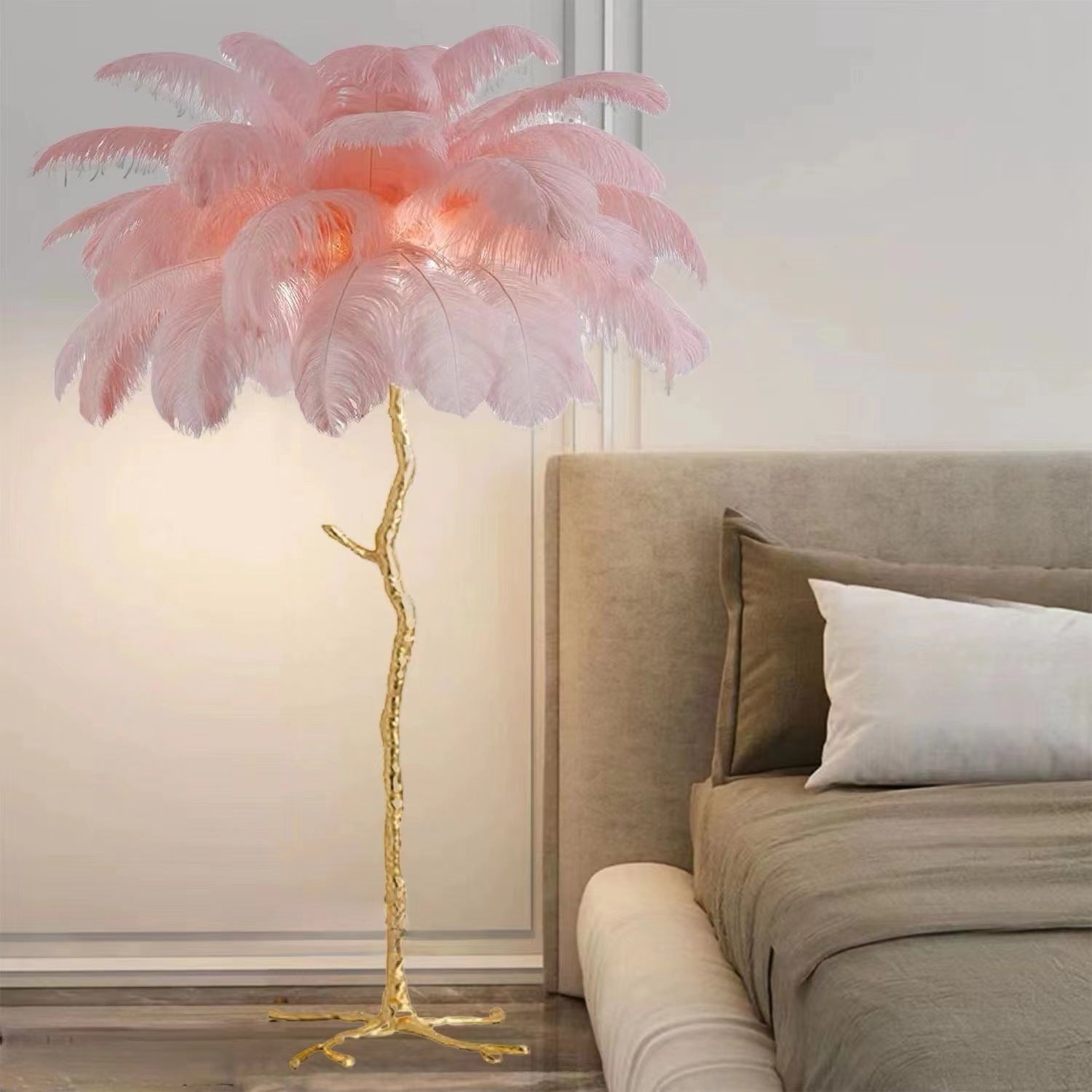 Lámpara de pie decorativa de resina con forma de pluma para sala de estar y dormitorio