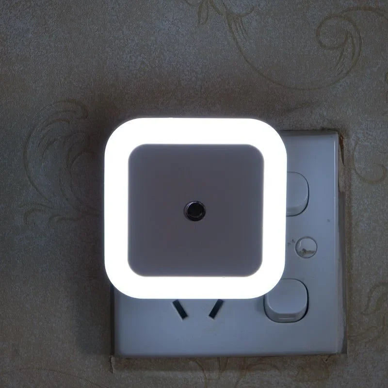 Luz de noche LED con sensor inalámbrico, enchufe europeo/estadounidense, mini lámpara de iluminación cuadrada para bebés, niños, sala de estar, dormitorio, pasillo, luces de noche