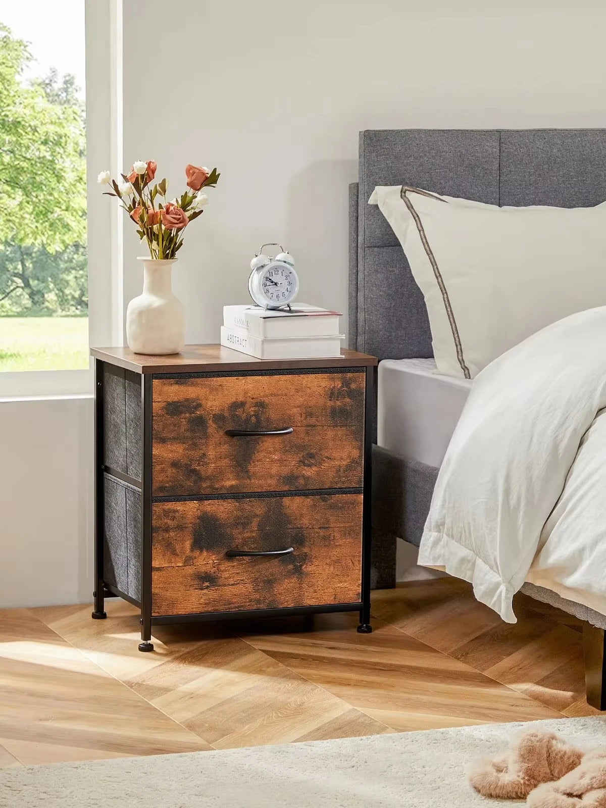 Mesita de noche JHK, mesa auxiliar para café/té junto al sofá, cómoda/cajonera, armario de almacenamiento/expositor de ropa para dormitorio con 2 cajones de tela, mueble
