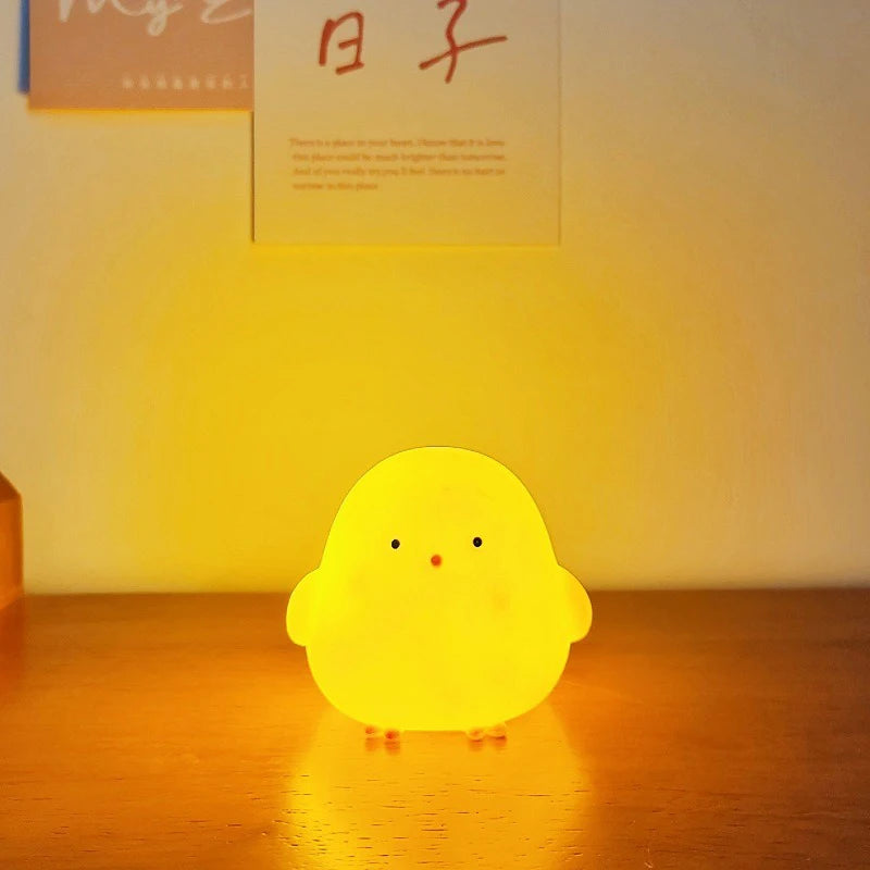 Luz de noche de silicona LED para mesita de noche, ABS, pequeña lámpara de escritorio con forma de pollo, bonita para habitaciones infantiles, dormitorios, con pila de botón, lámparas de noche decorativas
