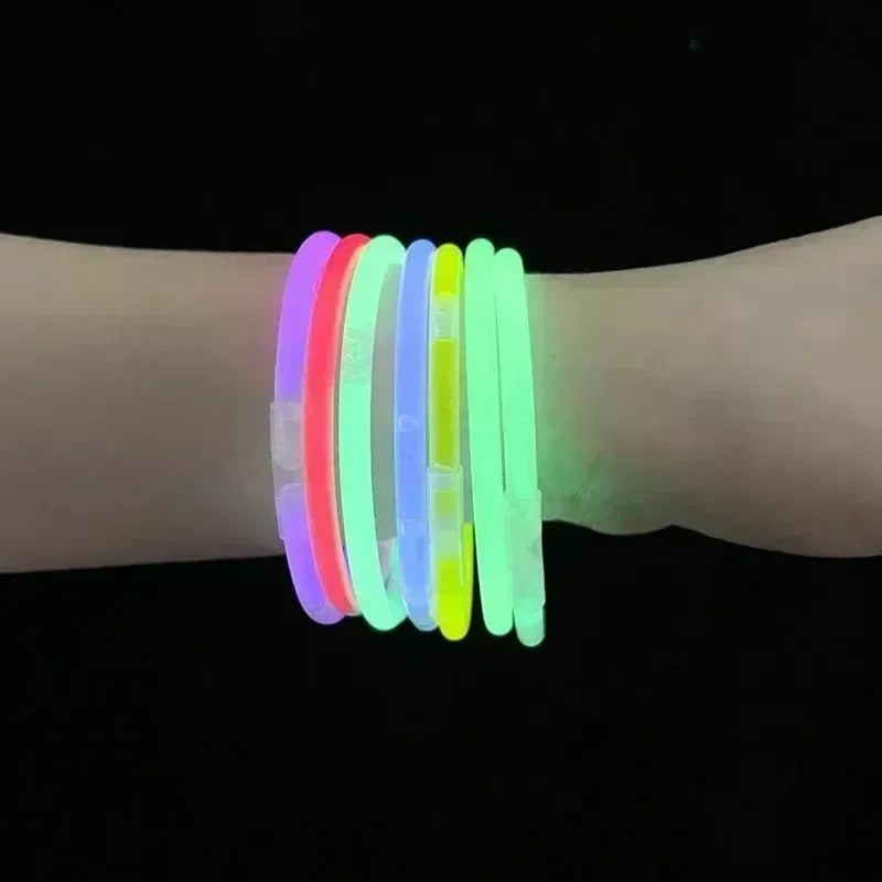 100 Pulseras de neón luminosas para Navidad, Halloween, Año Nuevo, juguetes para niños, pulseras luminosas para fiestas de baile, pulseras fluorescentes para conciertos