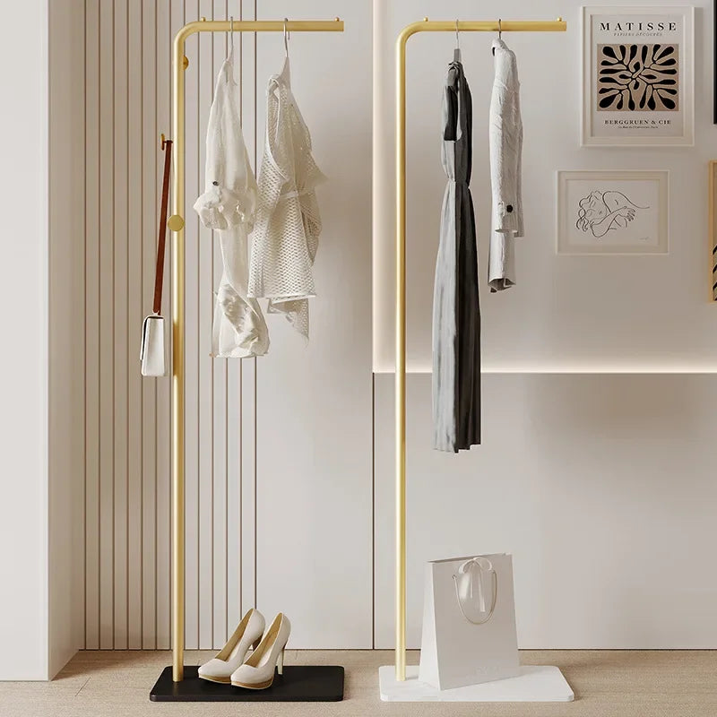 Perchero de pie minimalista color crema para entrada, perchero de pie multifuncional para dormitorio, perchero organizador con estante, muebles
