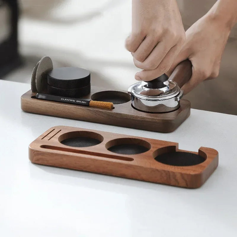 JUSTINLAU Soporte de estación de tapete para apisonador de café de 51/53mm/58mm, soporte para portafiltro, cepillo de café de madera, distribuidor de filtro, base de almacenamiento