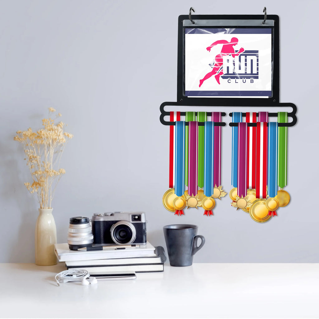 Colgador de medallas para pared, expositor de medallas con bolsas numeradas y ganchos para decoración de maratones, gimnasia y natación