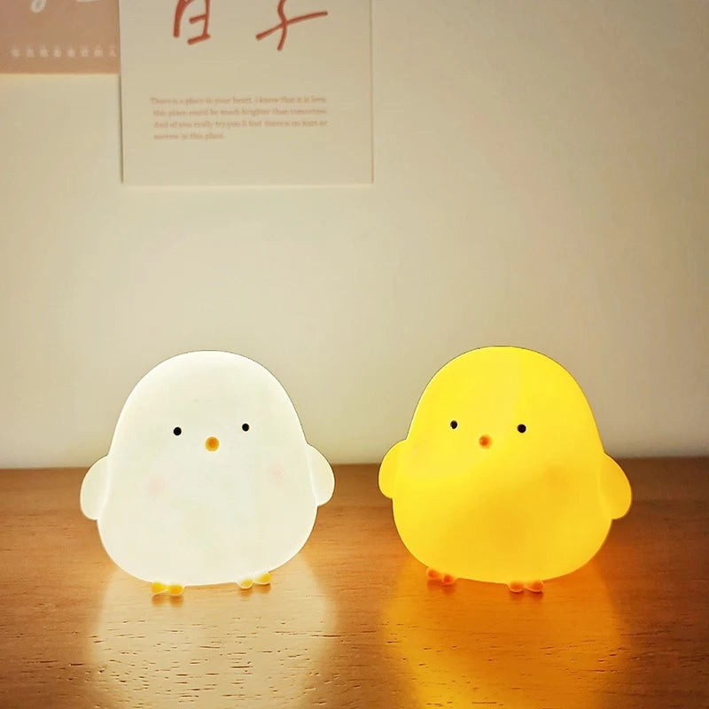 Luz de noche de silicona LED para mesita de noche, ABS, pequeña lámpara de escritorio con forma de pollo, bonita para habitaciones infantiles, dormitorios, con pila de botón, lámparas de noche decorativas