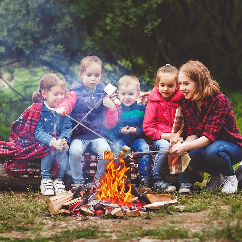 5 Pinchos para asar malvaviscos extensibles de 32 pulgadas de largo, brochetas de metal para barbacoa con mango de madera, para camping al aire libre, fogatas
