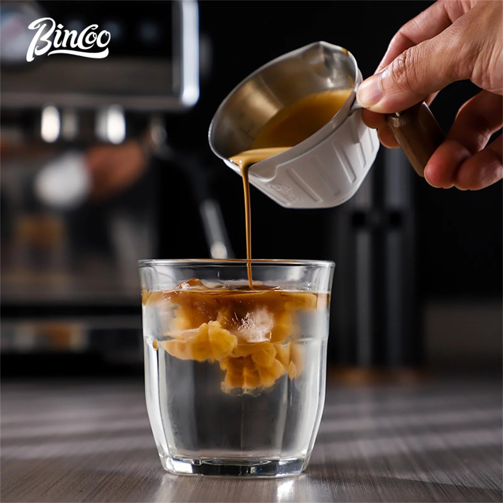 Vaso medidor de espresso profesional Bincoo, 90 ml, doble boquilla con mango de madera y escalas en ml/oz para control a nivel barista