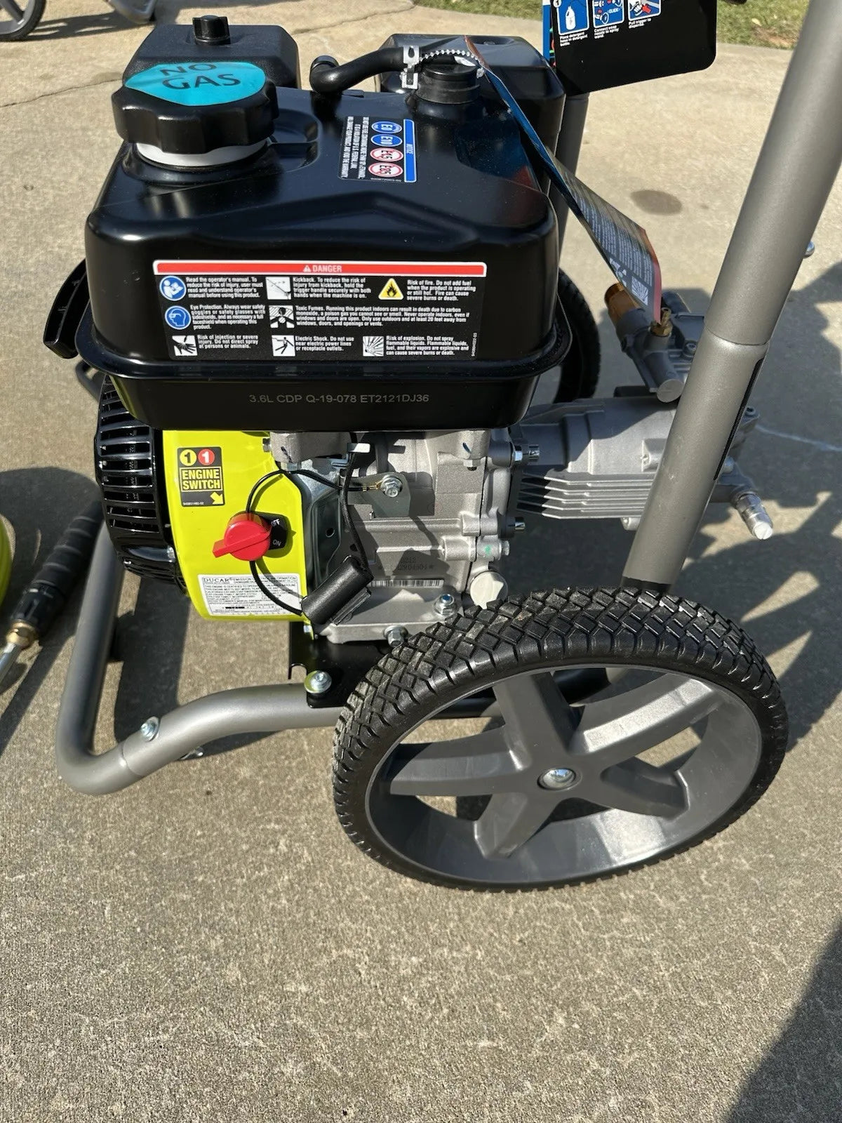 Hidrolavadora de gasolina RYOBI de 2900 psi - RY802925VNM