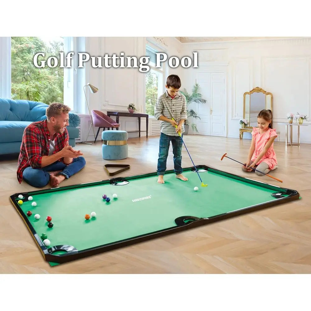 Juego de golf y billar bajo techo: diversión familiar en un putting green gigante