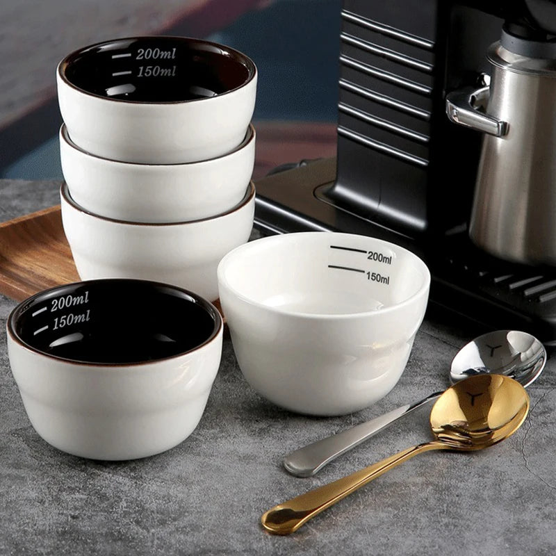 Tazón de café de cerámica de 200 ml con escala Tazón de medición engrosado Taza de cata en U con cuchara Taza medidora de espresso Accesorios de café