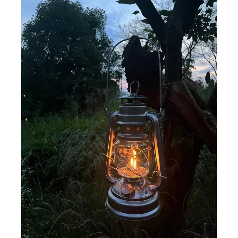 276 lámpara de queroseno retro con forma de caballo y mano de fuego, luz portátil para camping, barbacoa, tienda de campaña al aire libre, iluminación de emergencia